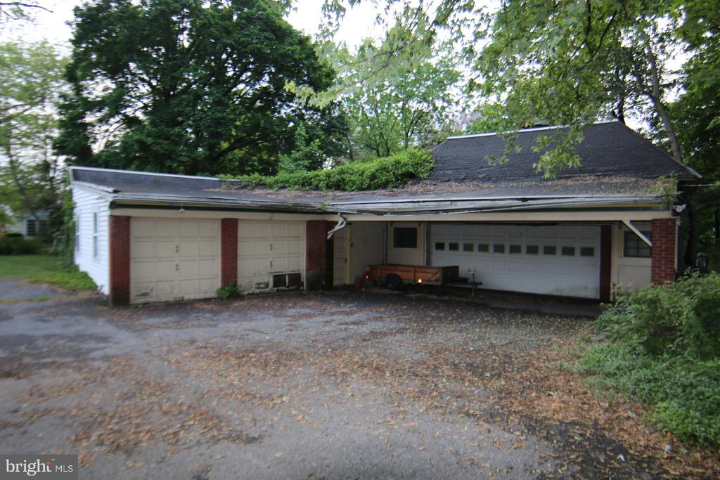 112 N HARRISBURG STREET