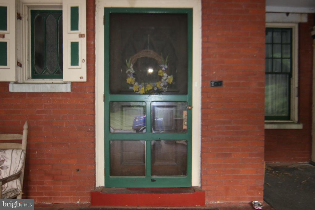 112 N HARRISBURG STREET