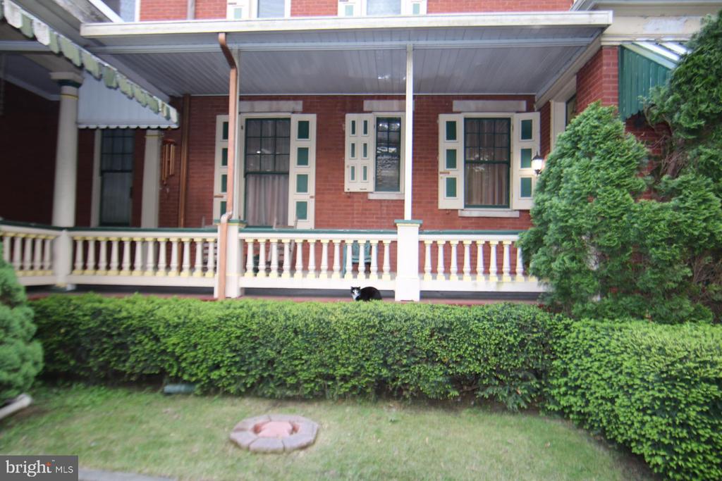 112 N HARRISBURG STREET