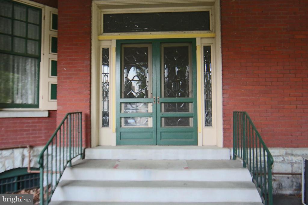 112 N HARRISBURG STREET