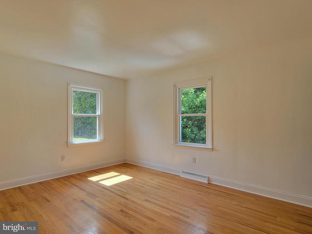 1114 WHITEHALL DRIVE