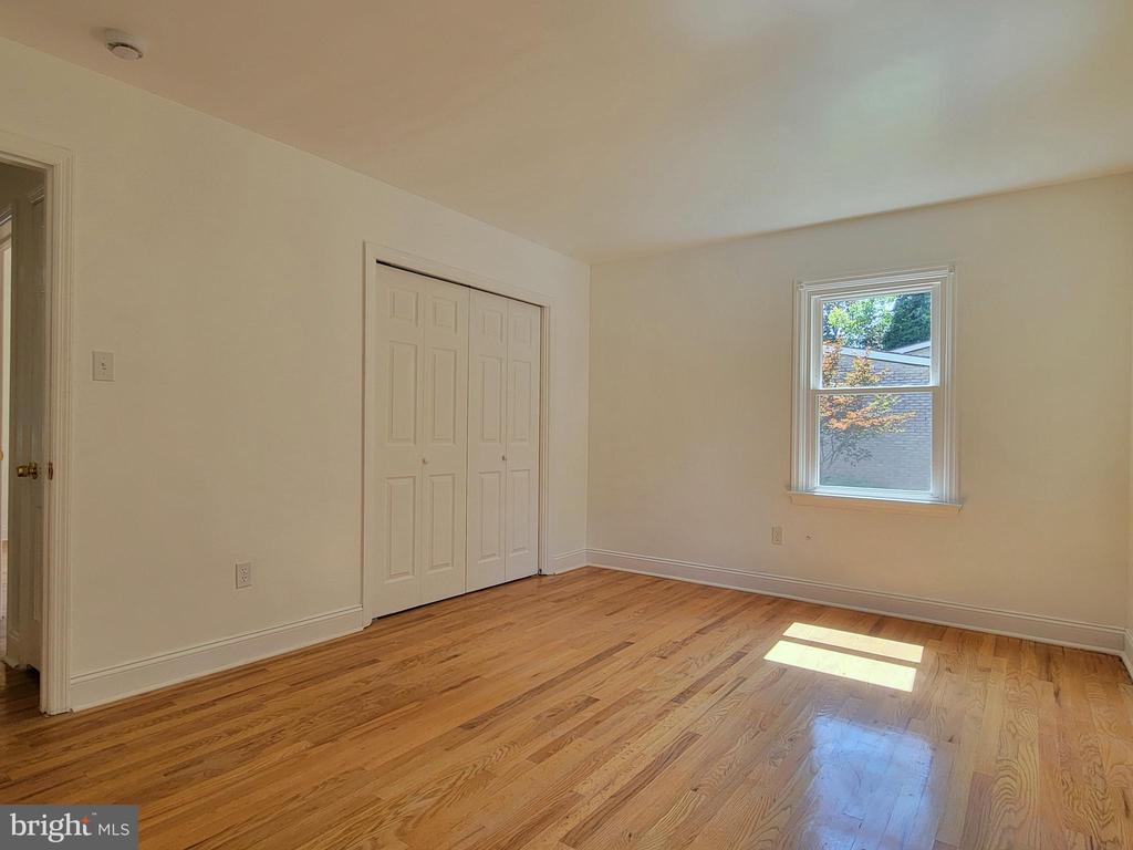 1114 WHITEHALL DRIVE