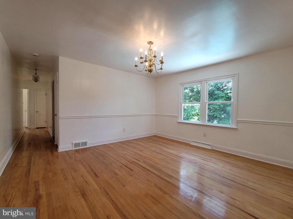 1114 WHITEHALL DRIVE