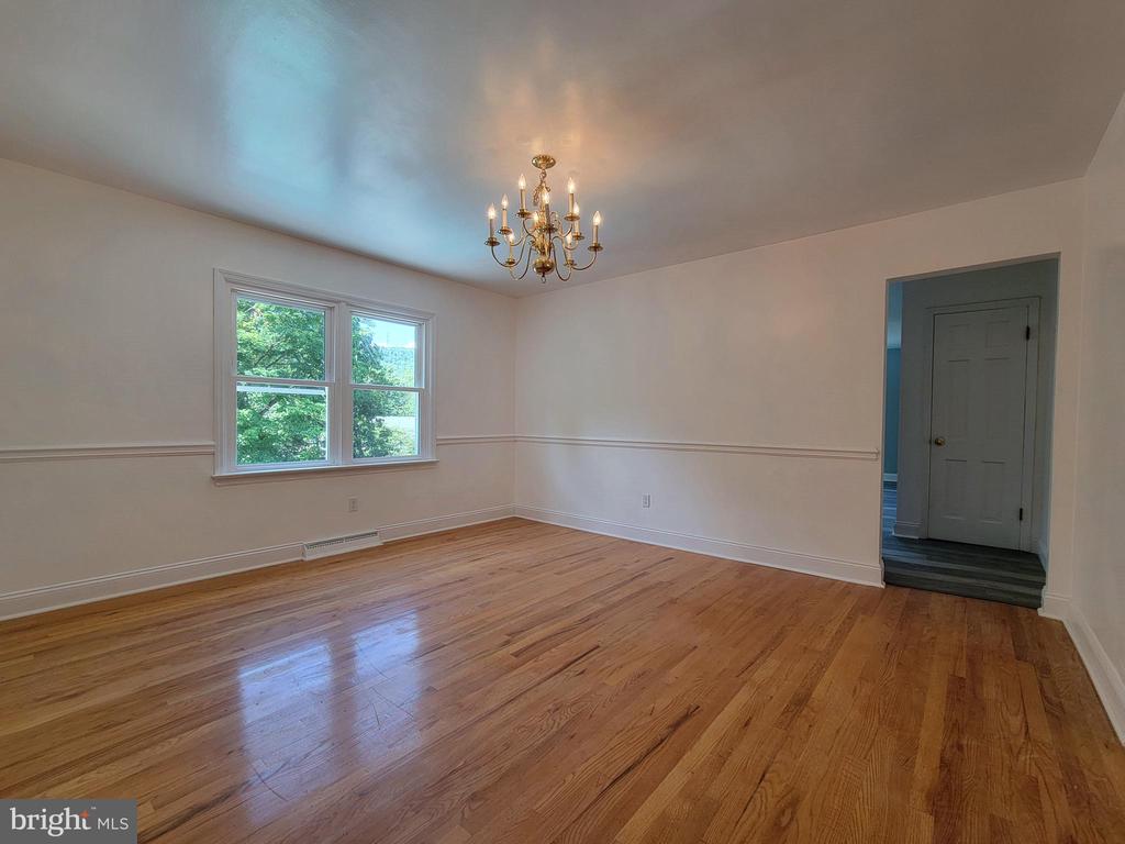 1114 WHITEHALL DRIVE