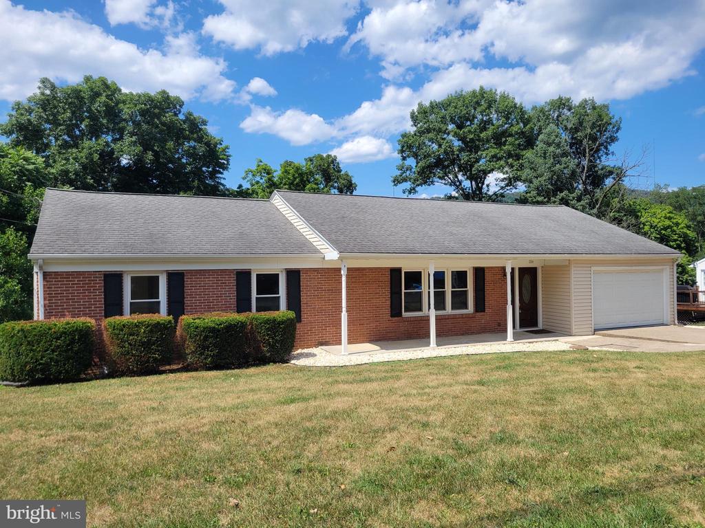 1114 WHITEHALL DRIVE