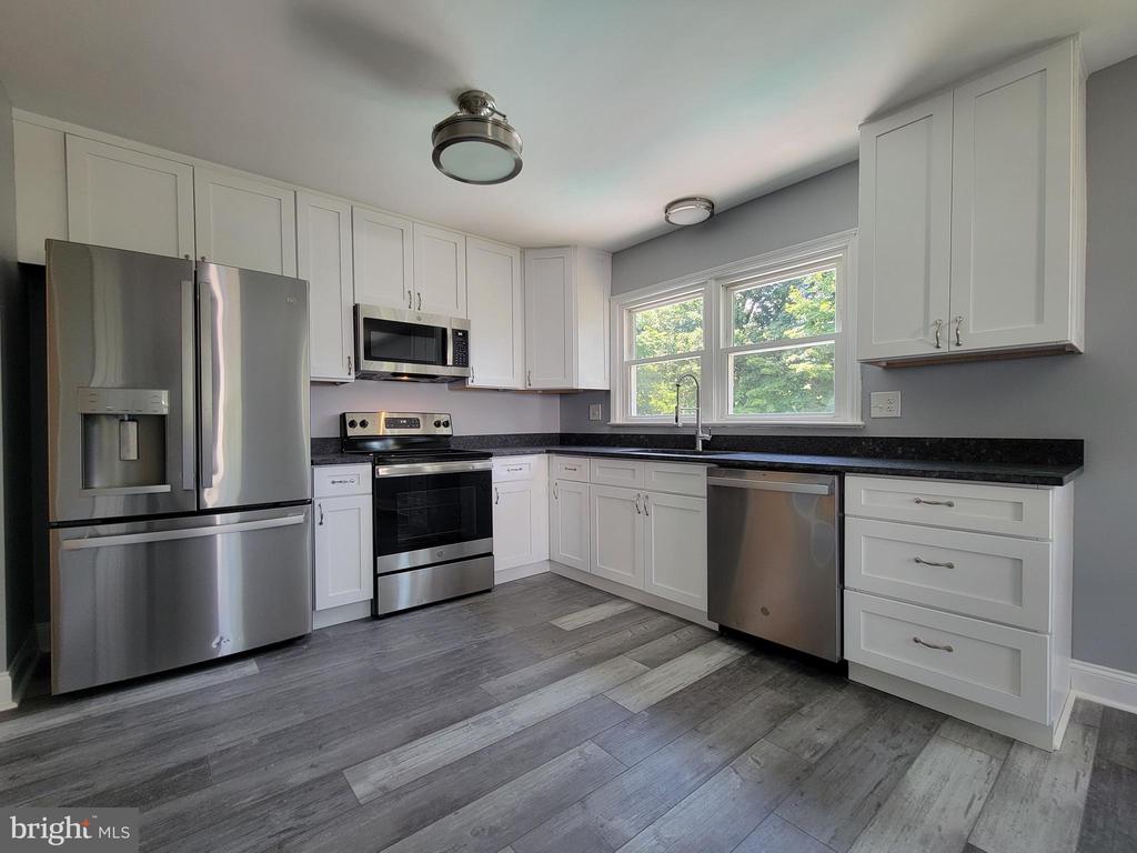1114 WHITEHALL DRIVE