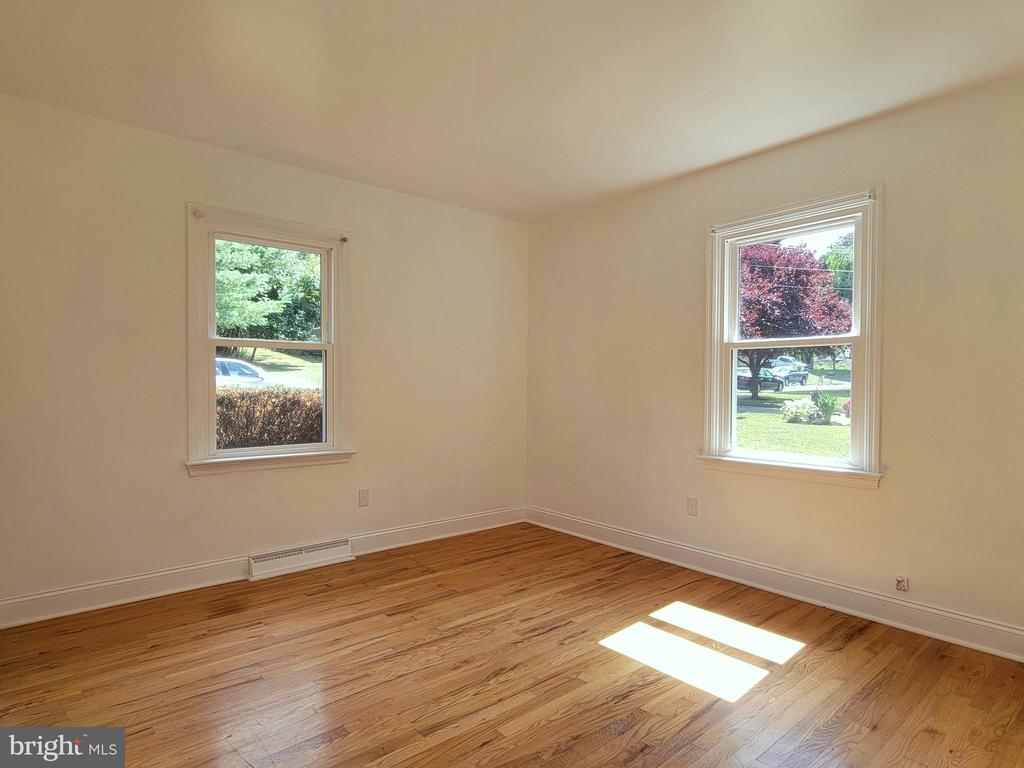 1114 WHITEHALL DRIVE