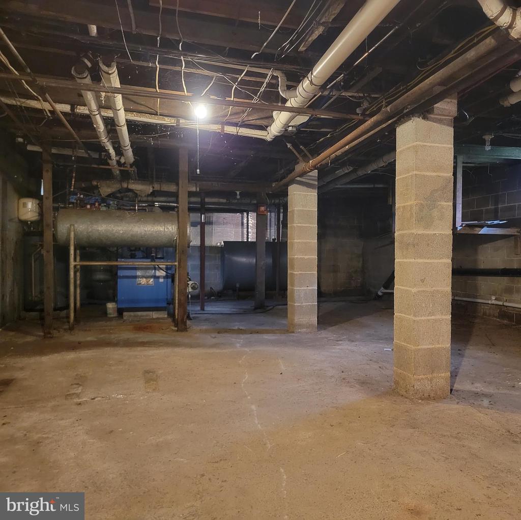 609 W 2ND STREET