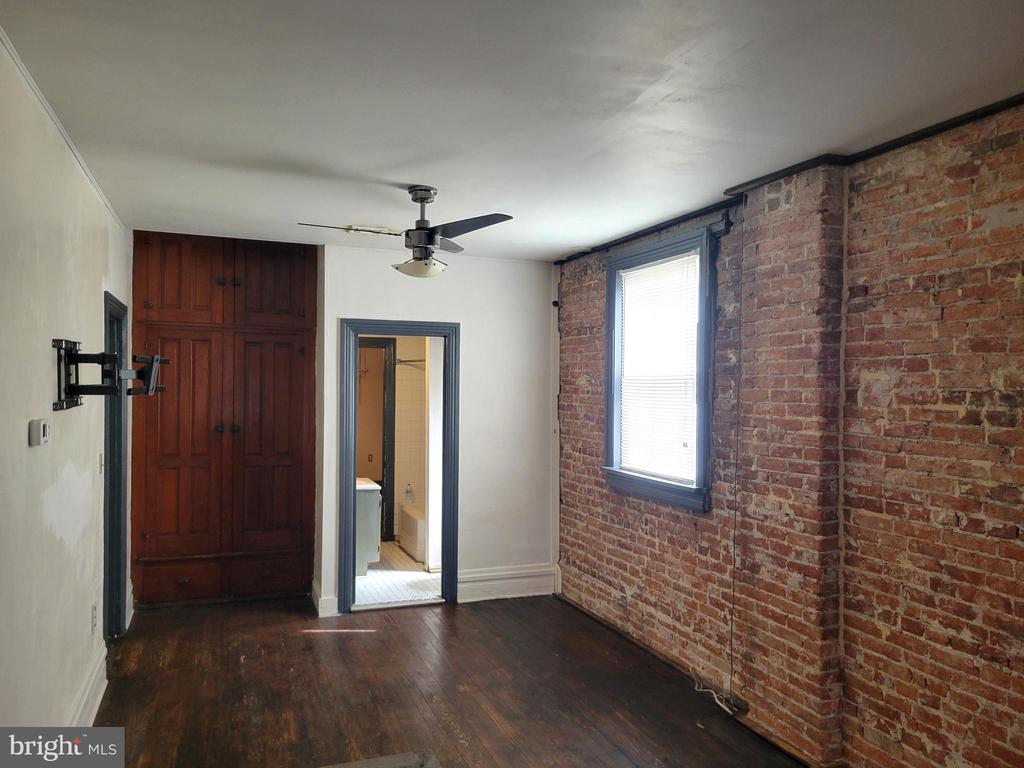 219 S. UNION STREET