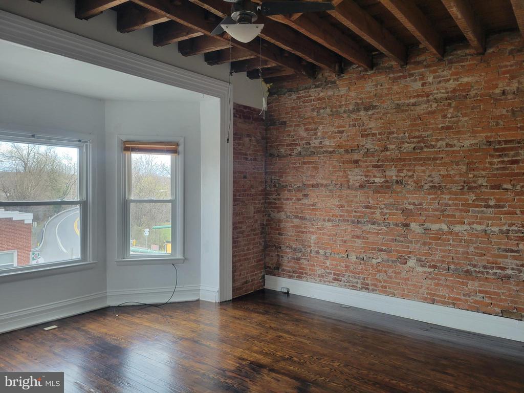 219 S. UNION STREET