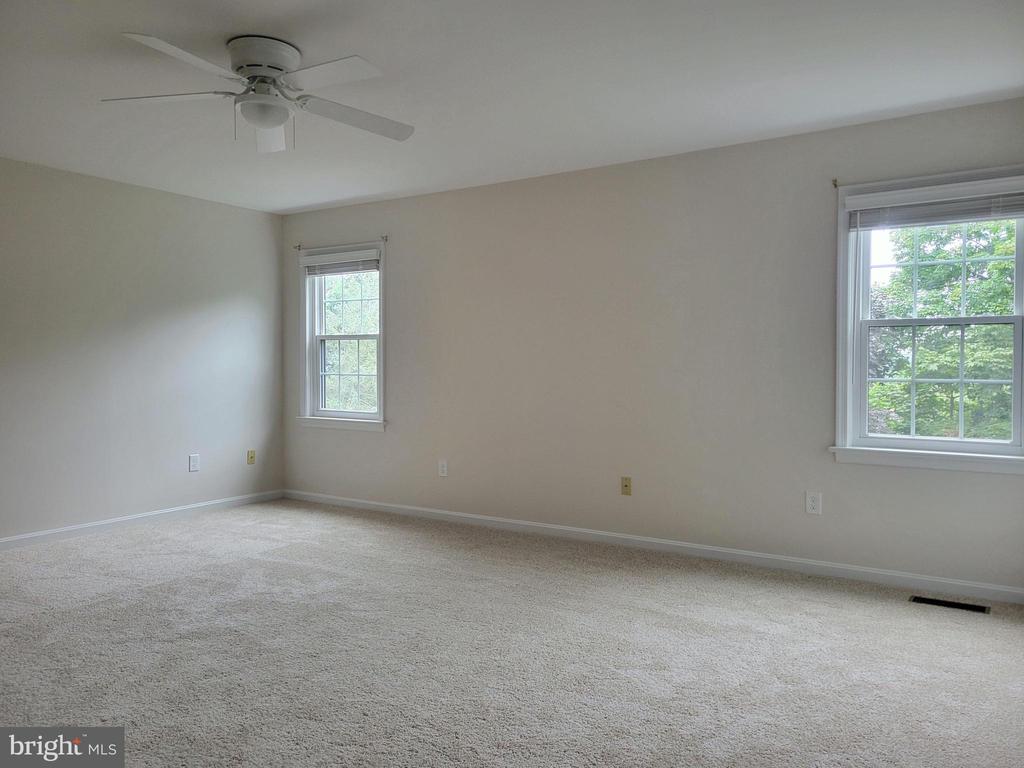 589 LOVELL COURT