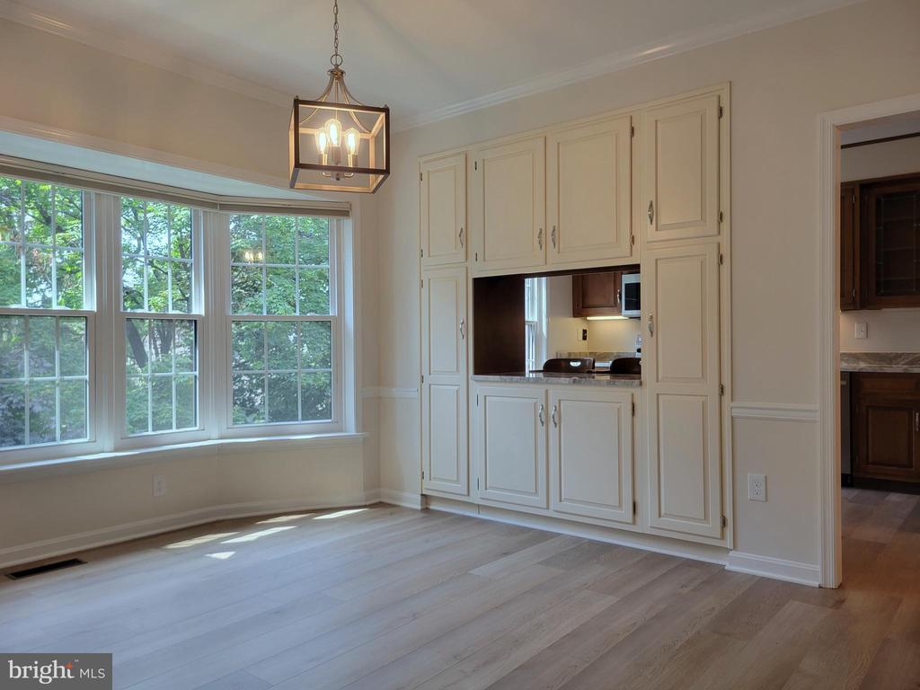 589 LOVELL COURT