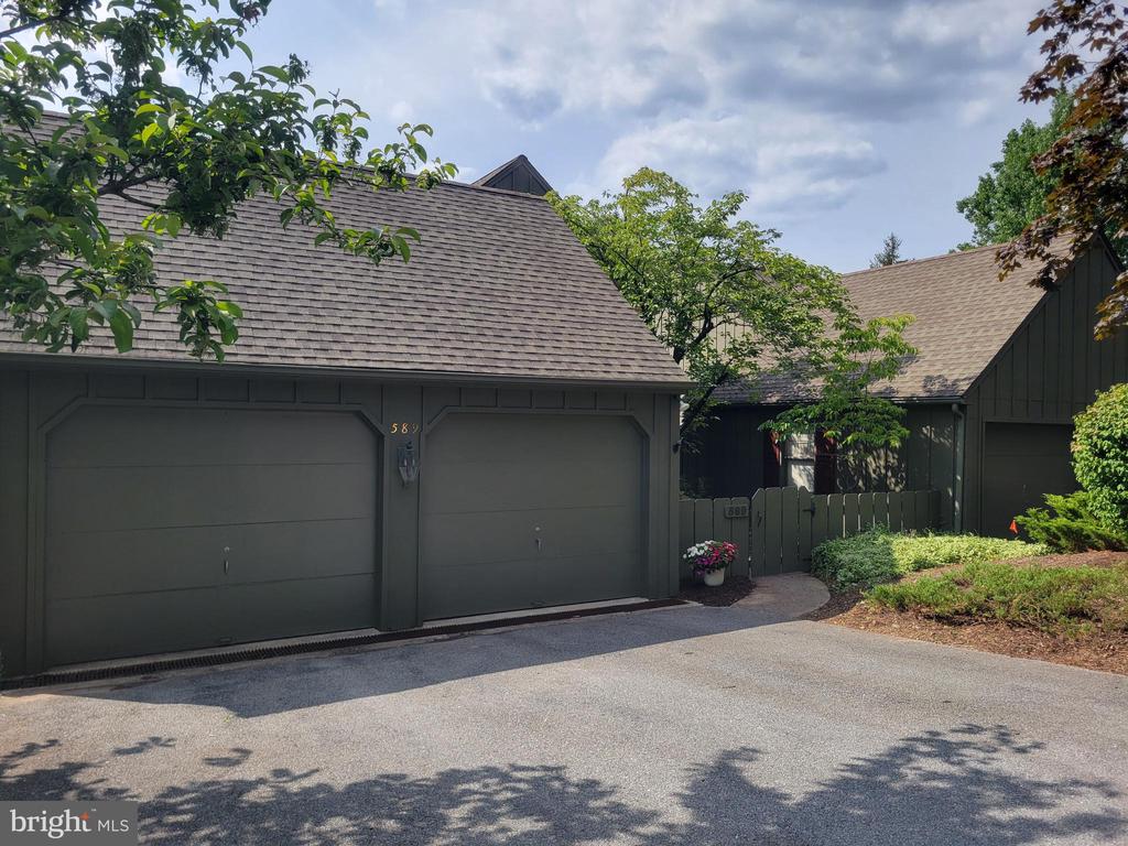 589 LOVELL COURT