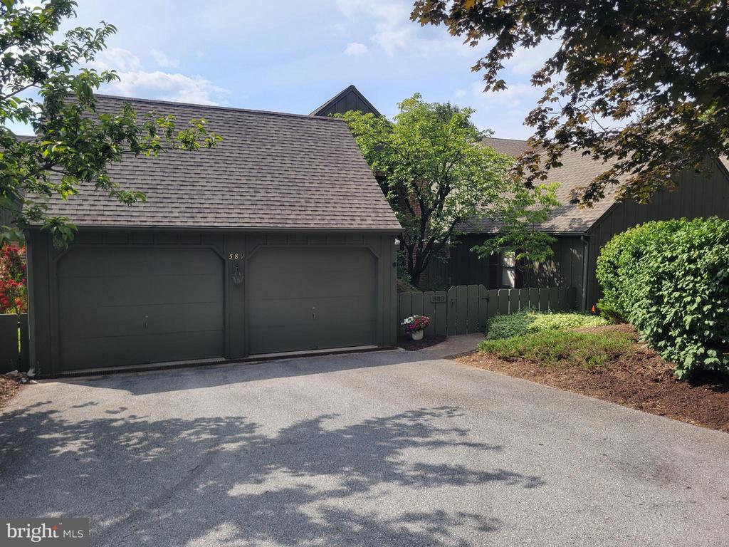 589 LOVELL COURT