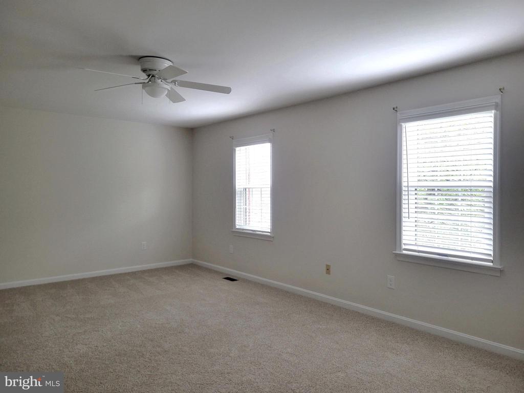 589 LOVELL COURT