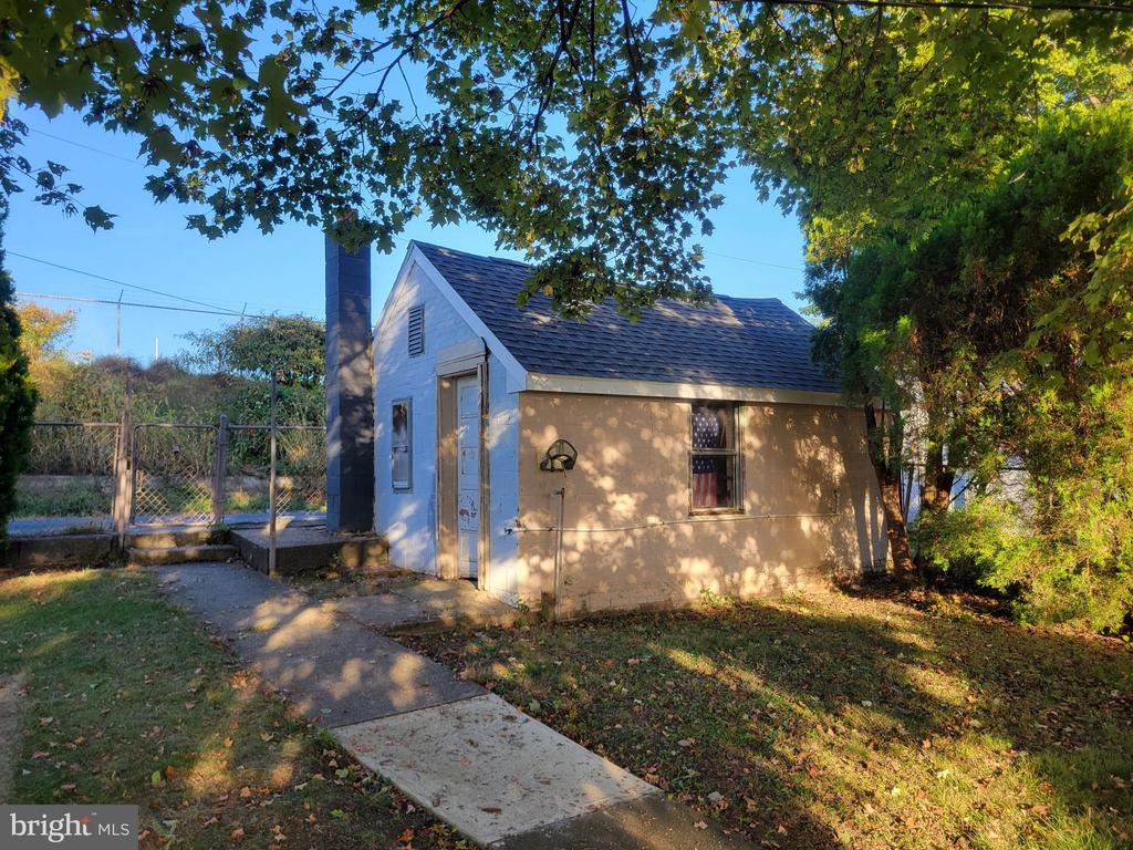 317 S 4TH STREET