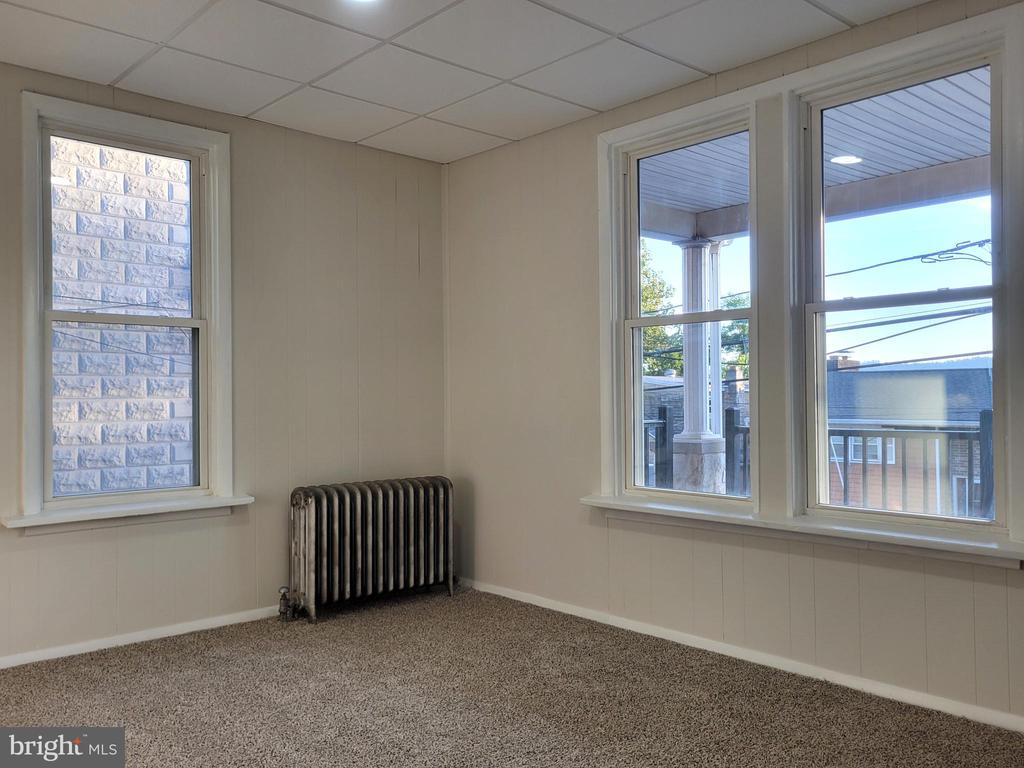317 S 4TH STREET