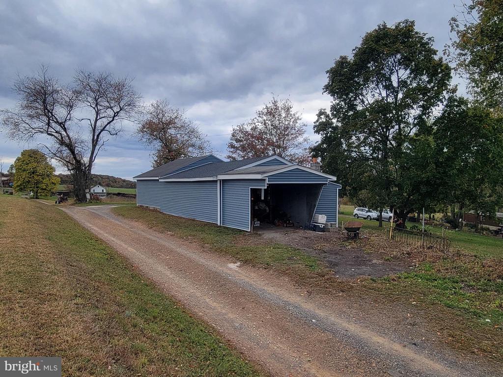 40 SMITH ROAD
