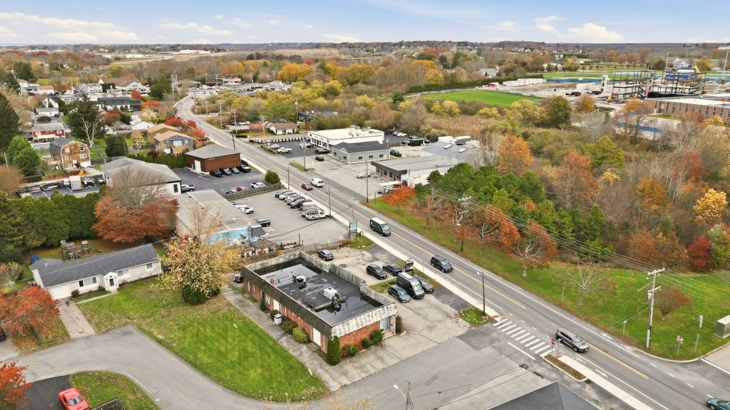 1120 Aquidneck Avenue