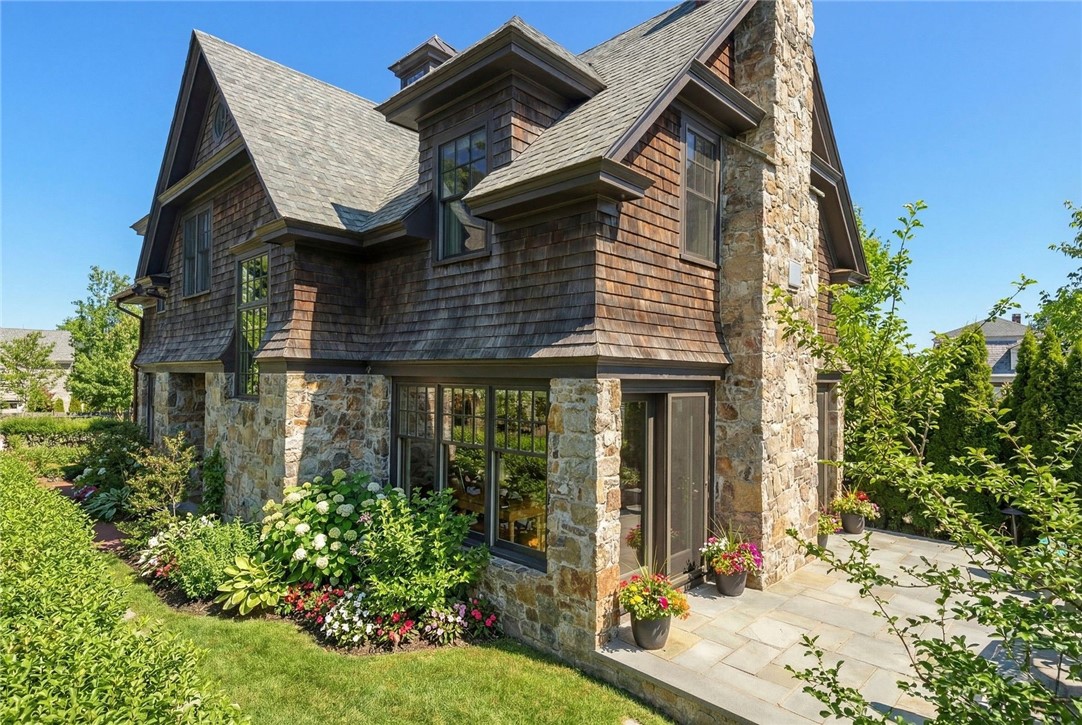 29 Prairie Avenue 9