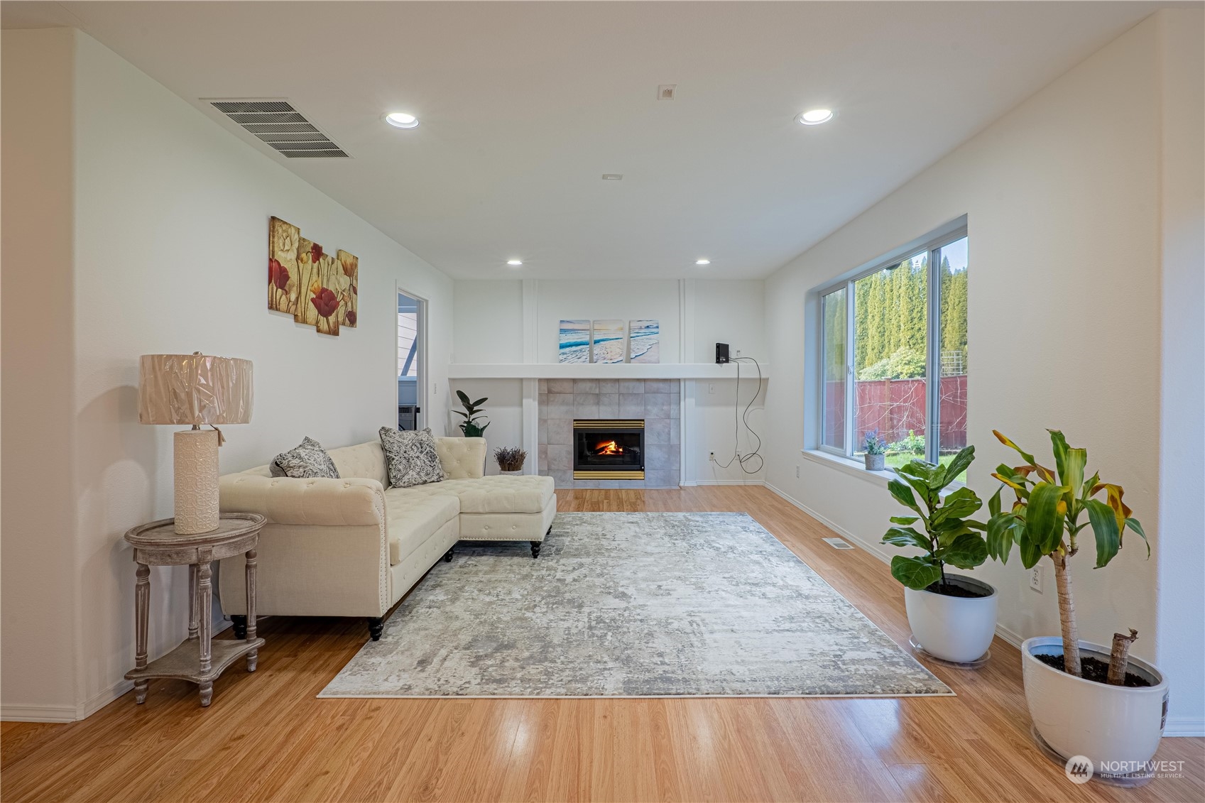 4608 NE 7th Place