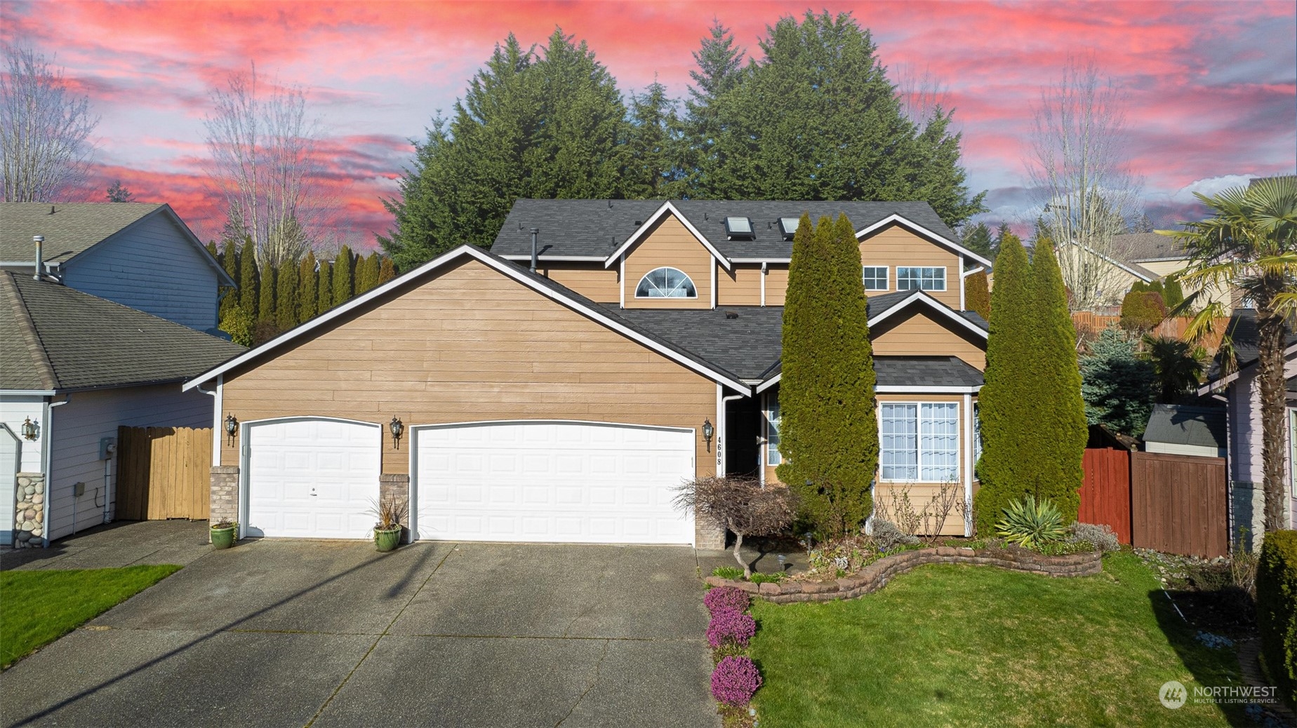 4608 NE 7th Place