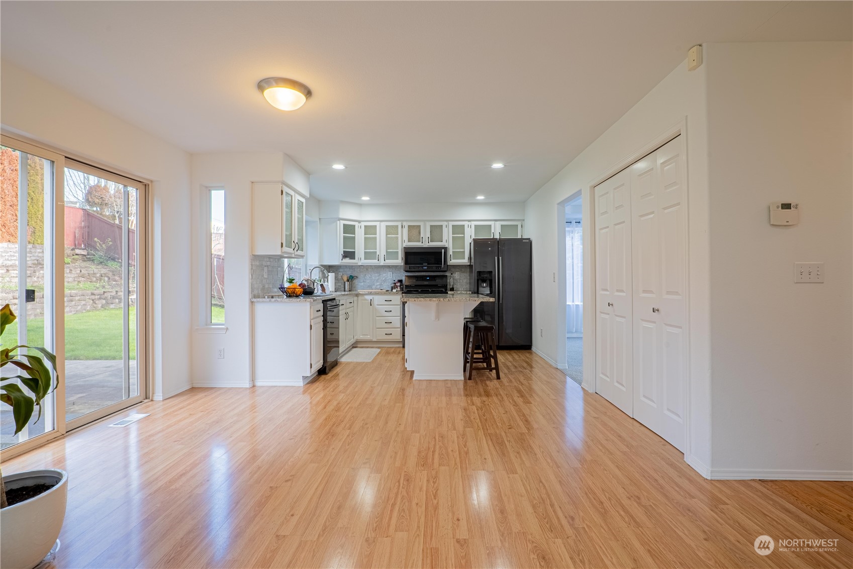4608 NE 7th Place