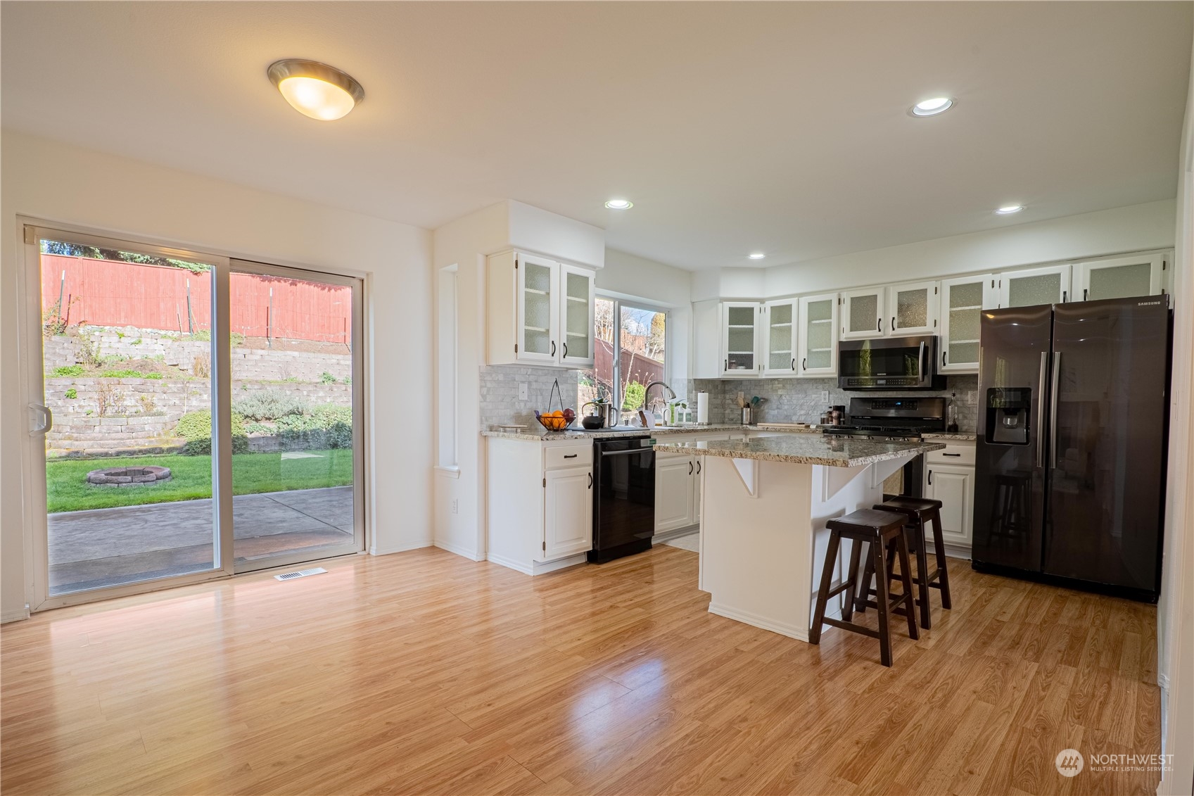4608 NE 7th Place