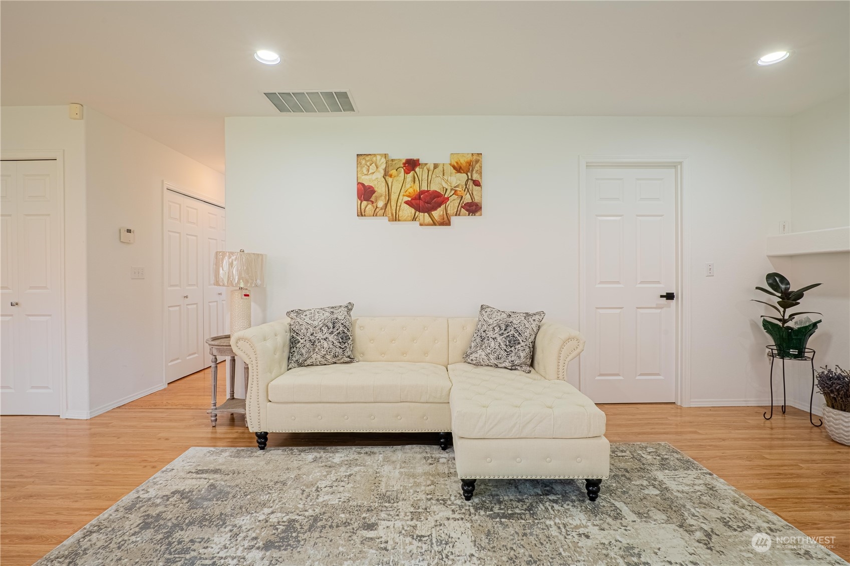 4608 NE 7th Place