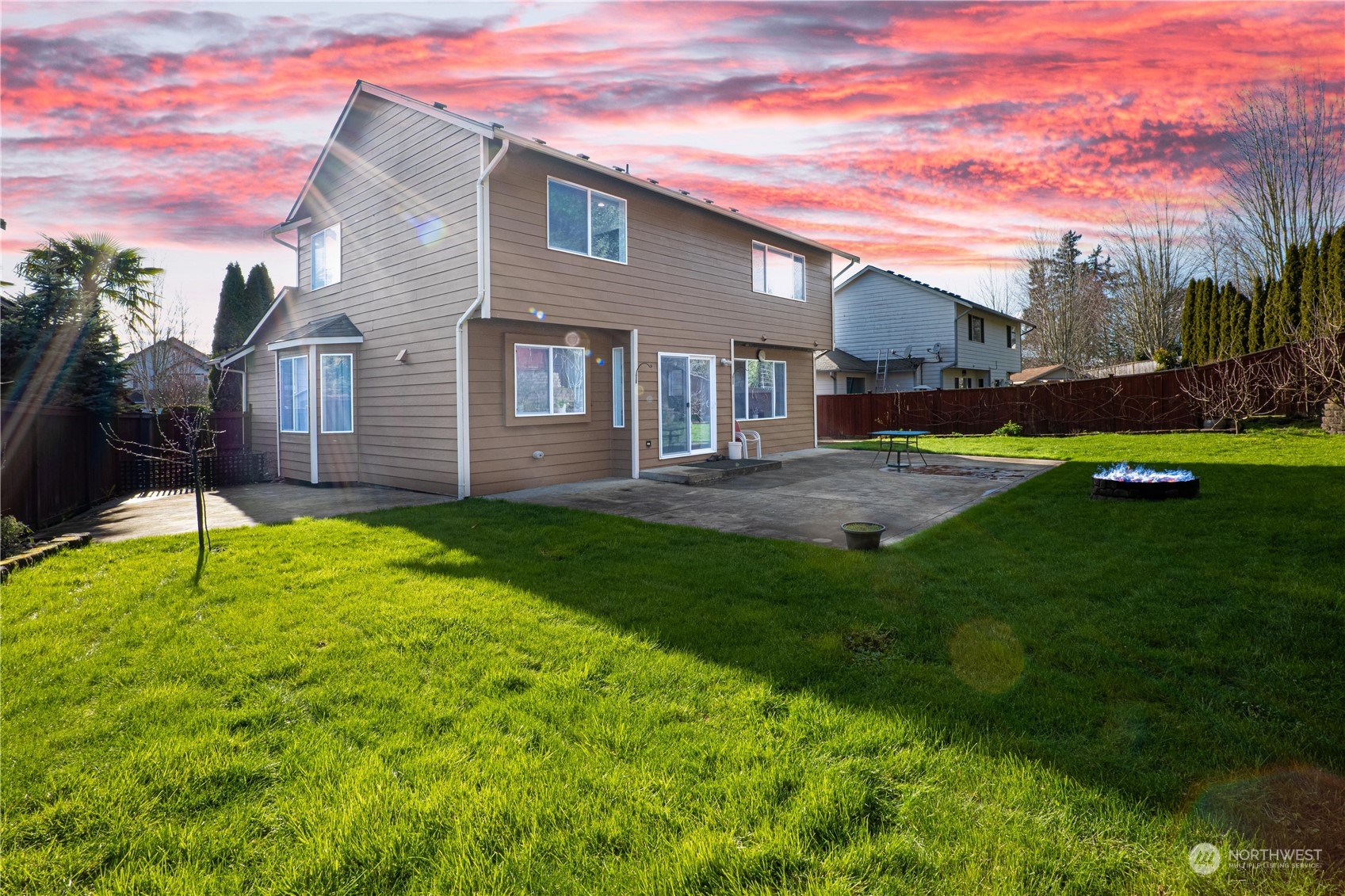 4608 NE 7th Place