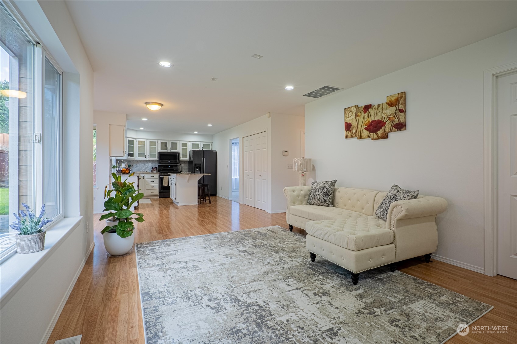 4608 NE 7th Place