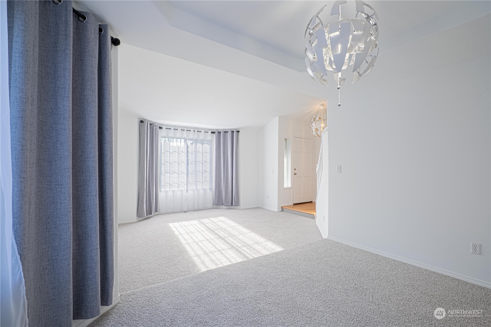 4608 NE 7th Place