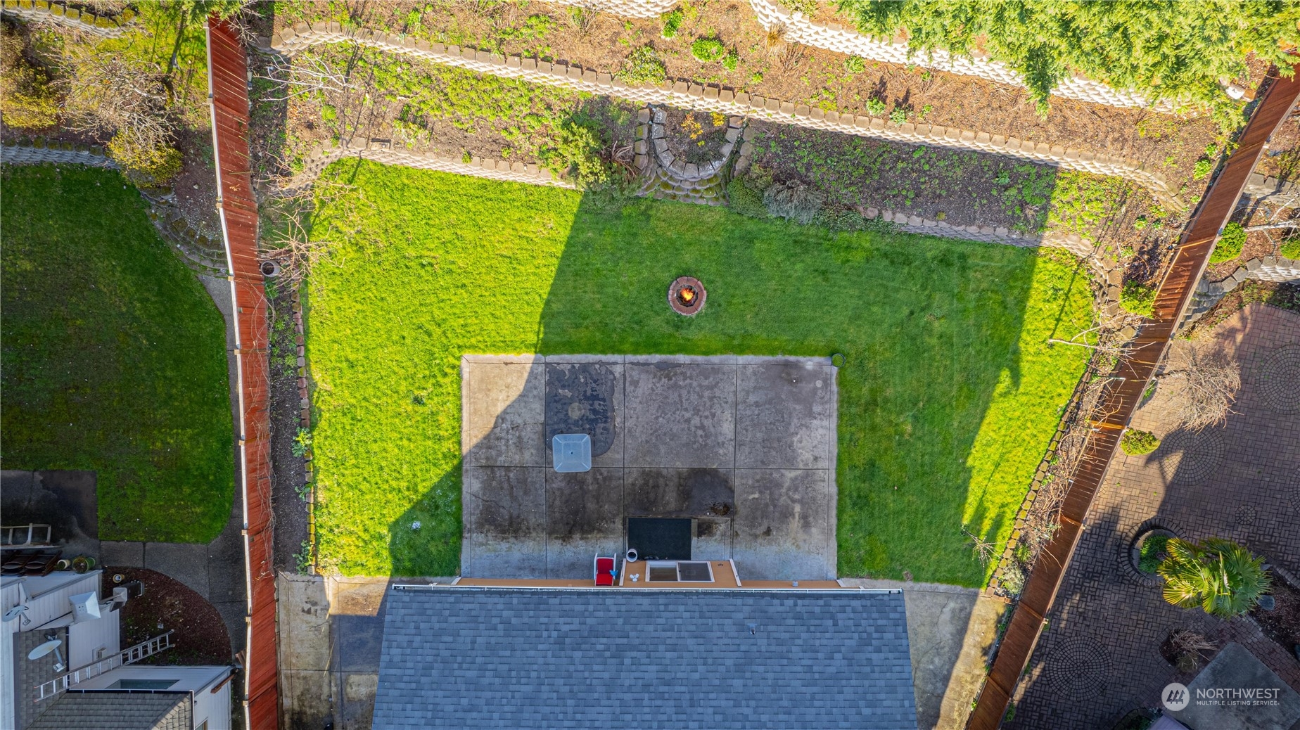 4608 NE 7th Place