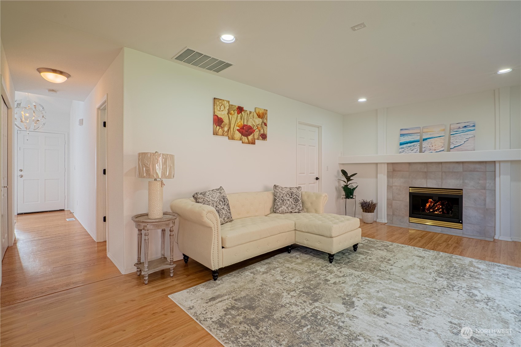 4608 NE 7th Place