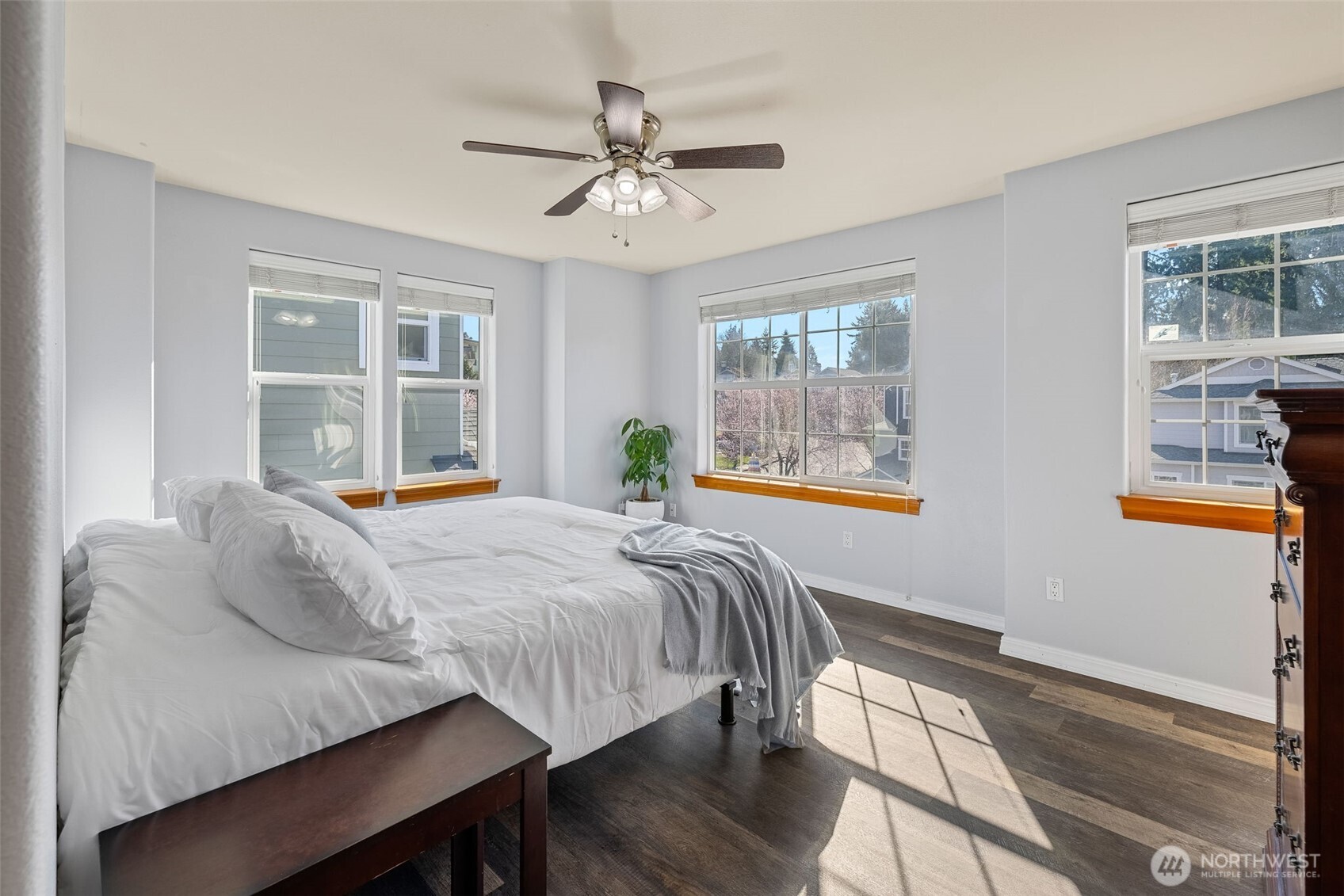 4525 5th Drive SE