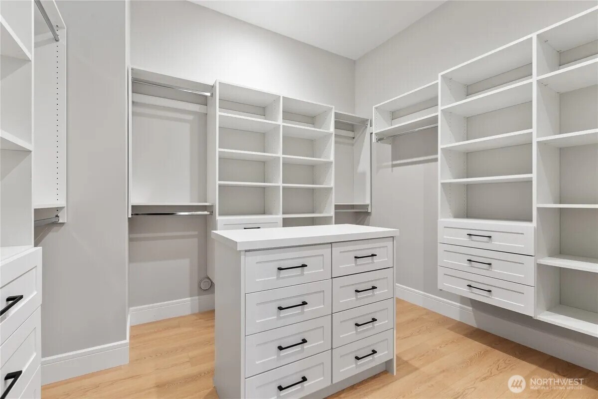 8636 Ashbury Court