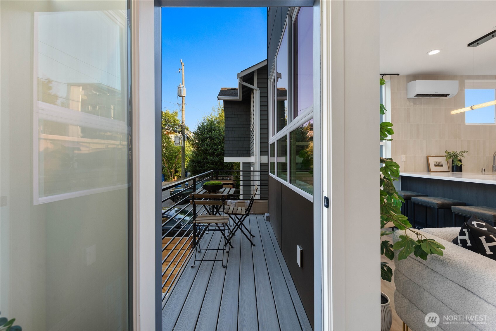 2328 A Franklin Avenue E
