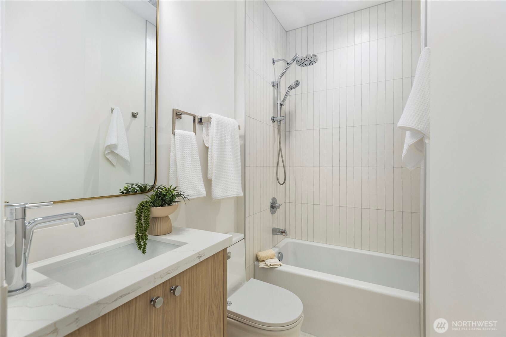 2328 Franklin Avenue E Unit: C