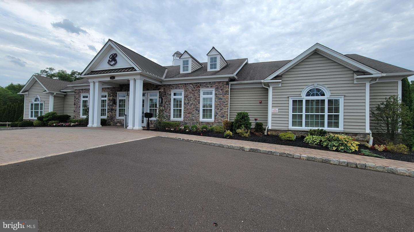 10 FERN DRIVE