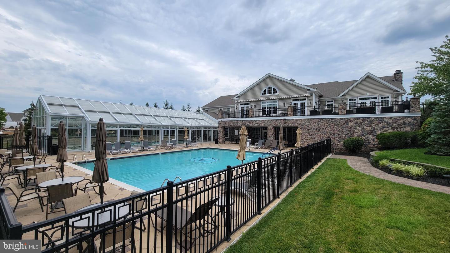 10 FERN DRIVE