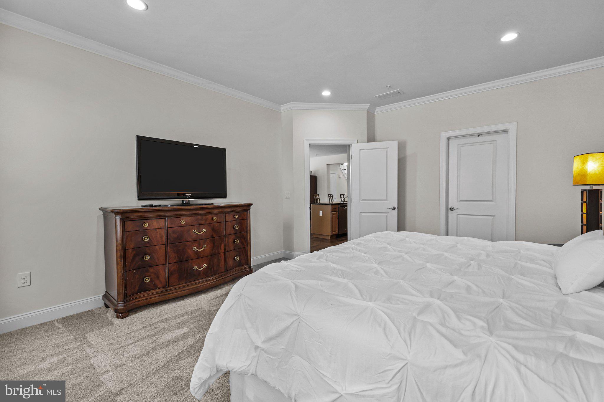 10 FERN DRIVE