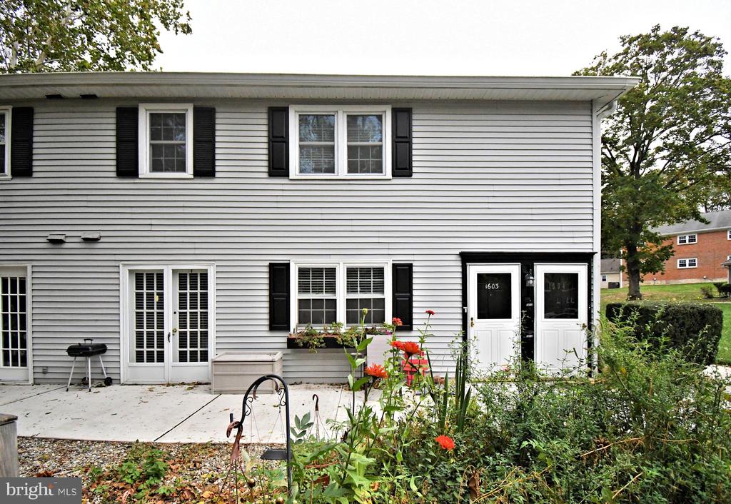 1603 YARDLEY CMNS