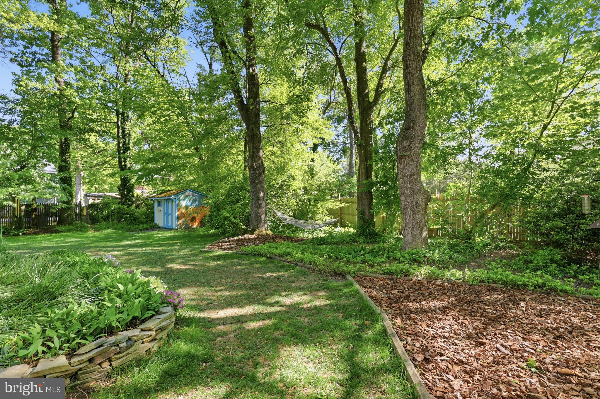 207 W FERRY ROAD