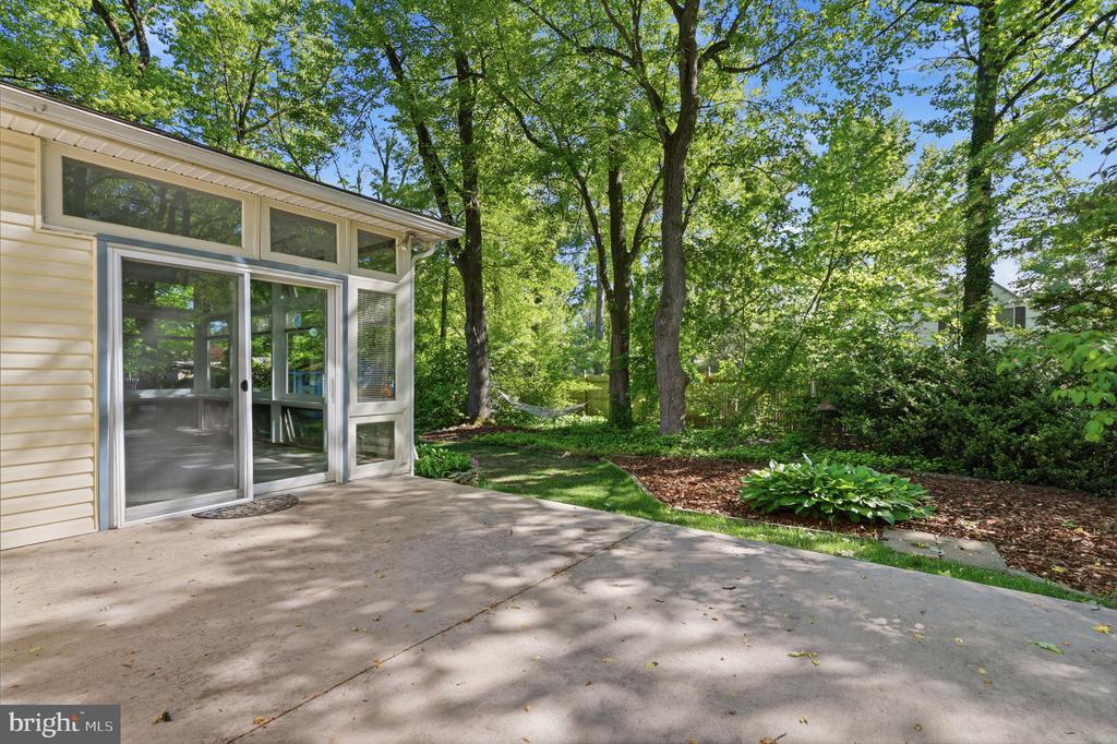 207 W FERRY ROAD