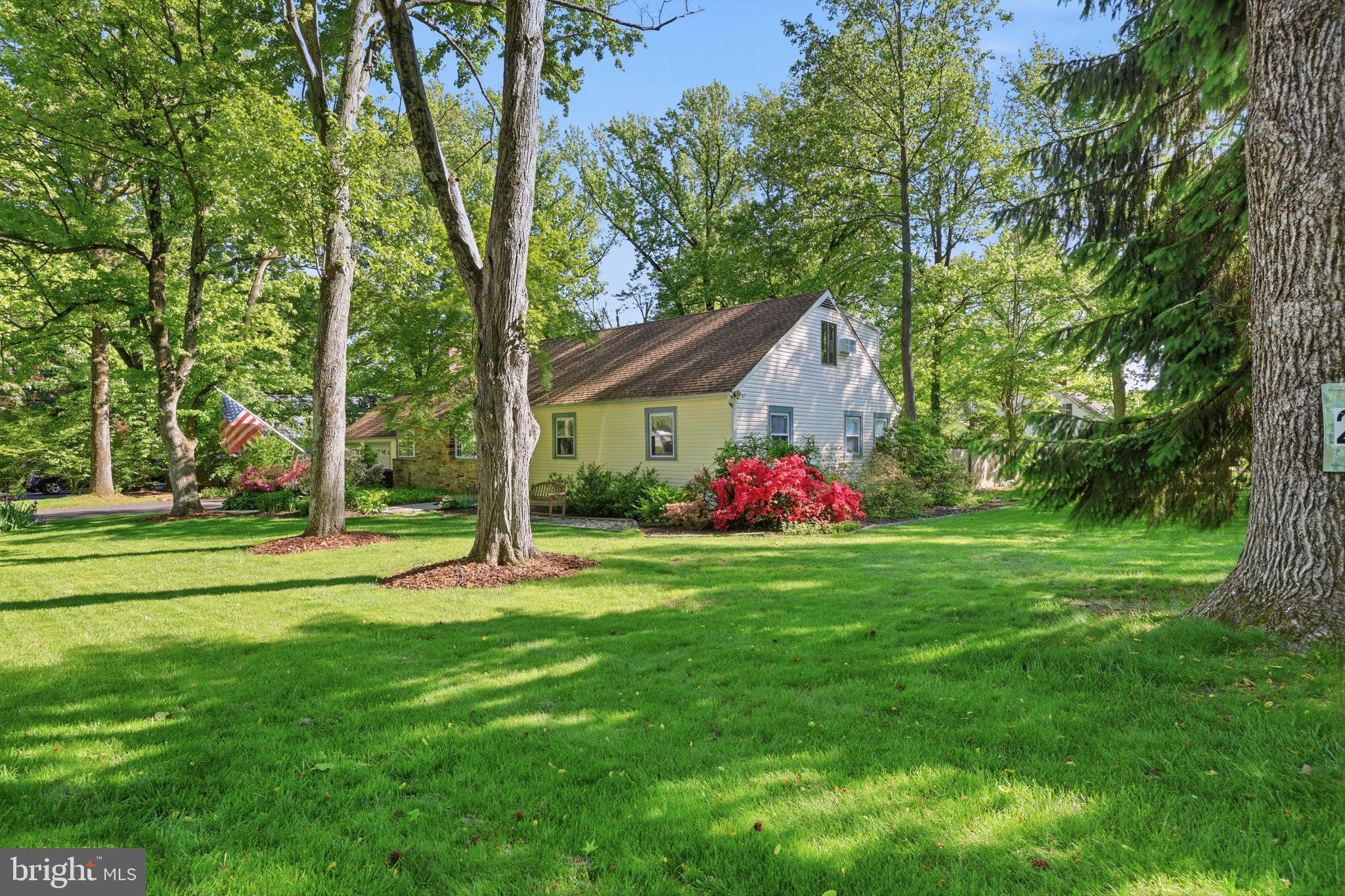 207 W FERRY ROAD