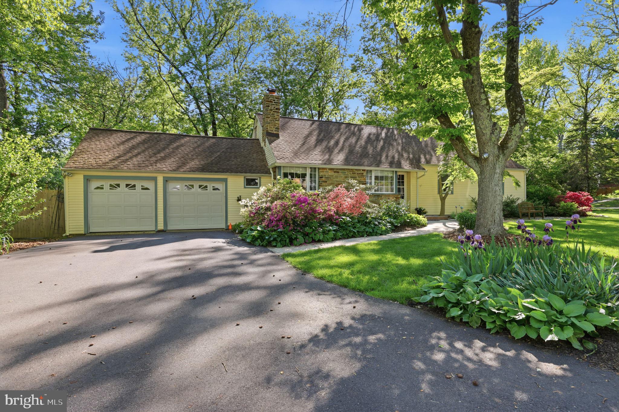 207 W FERRY ROAD