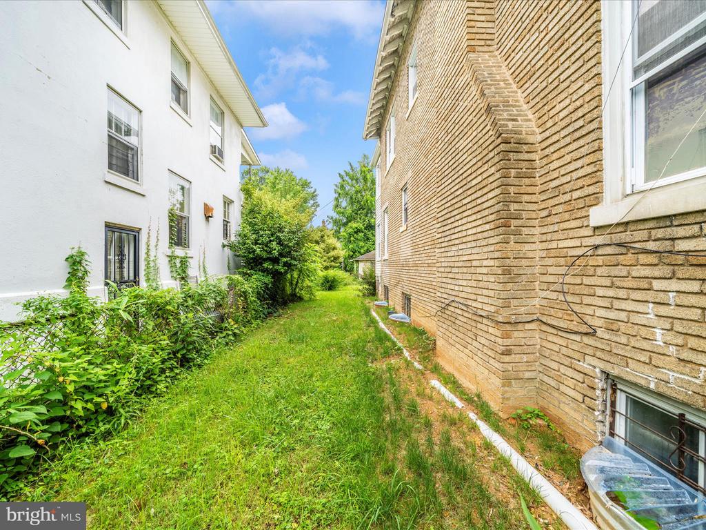 1432 MONTAGUE STREET NW