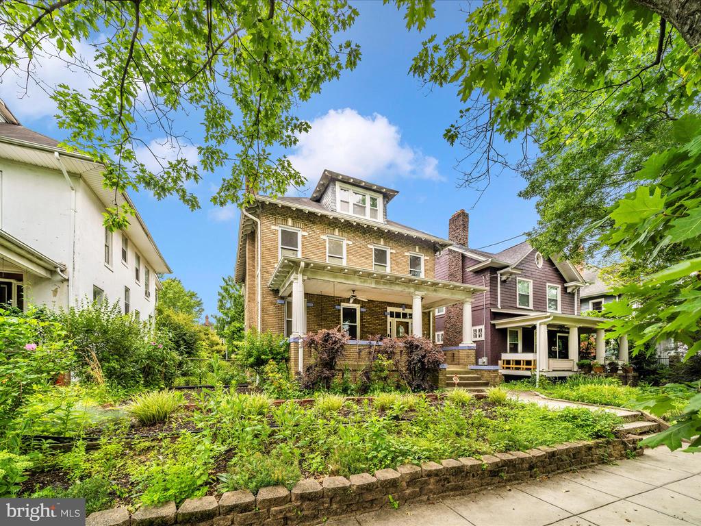 1432 MONTAGUE STREET NW