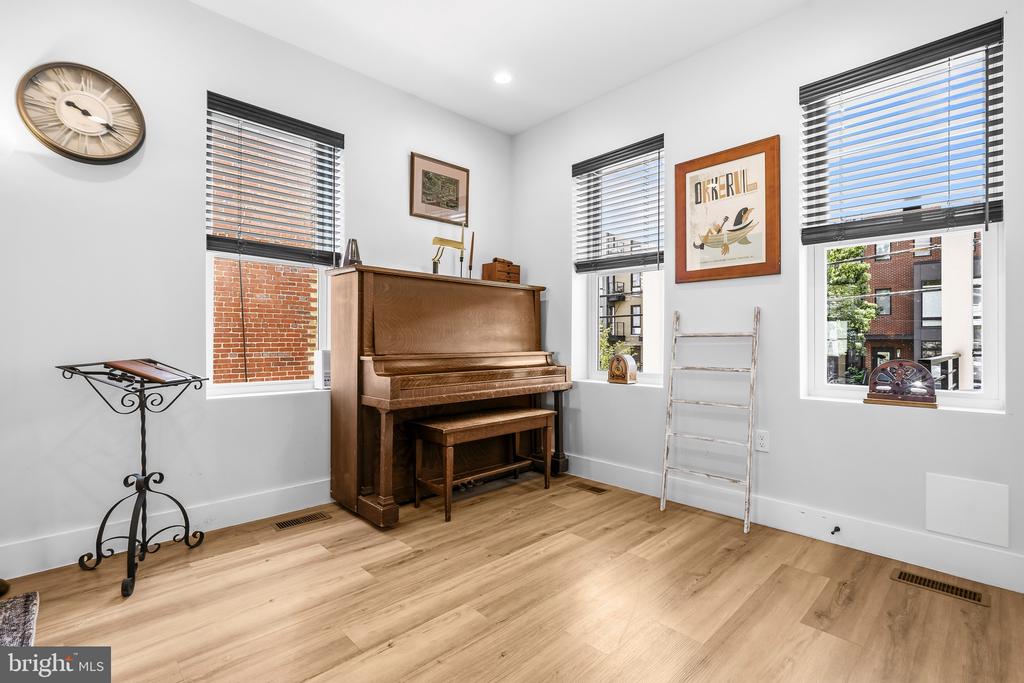 5517 7TH STREET NW Unit: 1