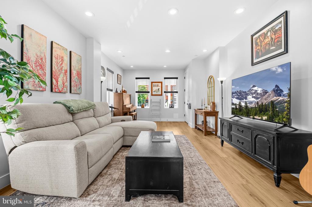 5517 7TH STREET NW Unit: 1